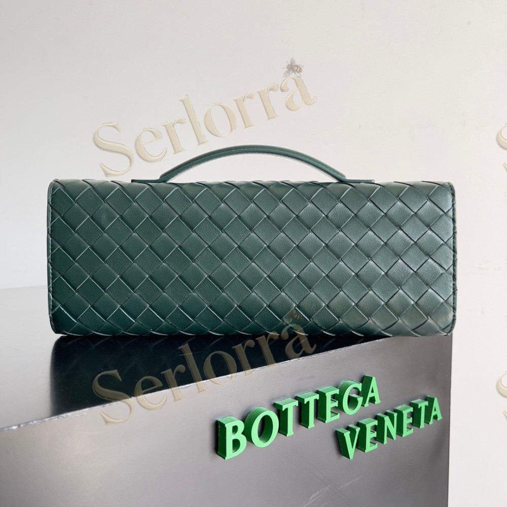 BOTTEGA VENETA ANDIAMO CLUTCH