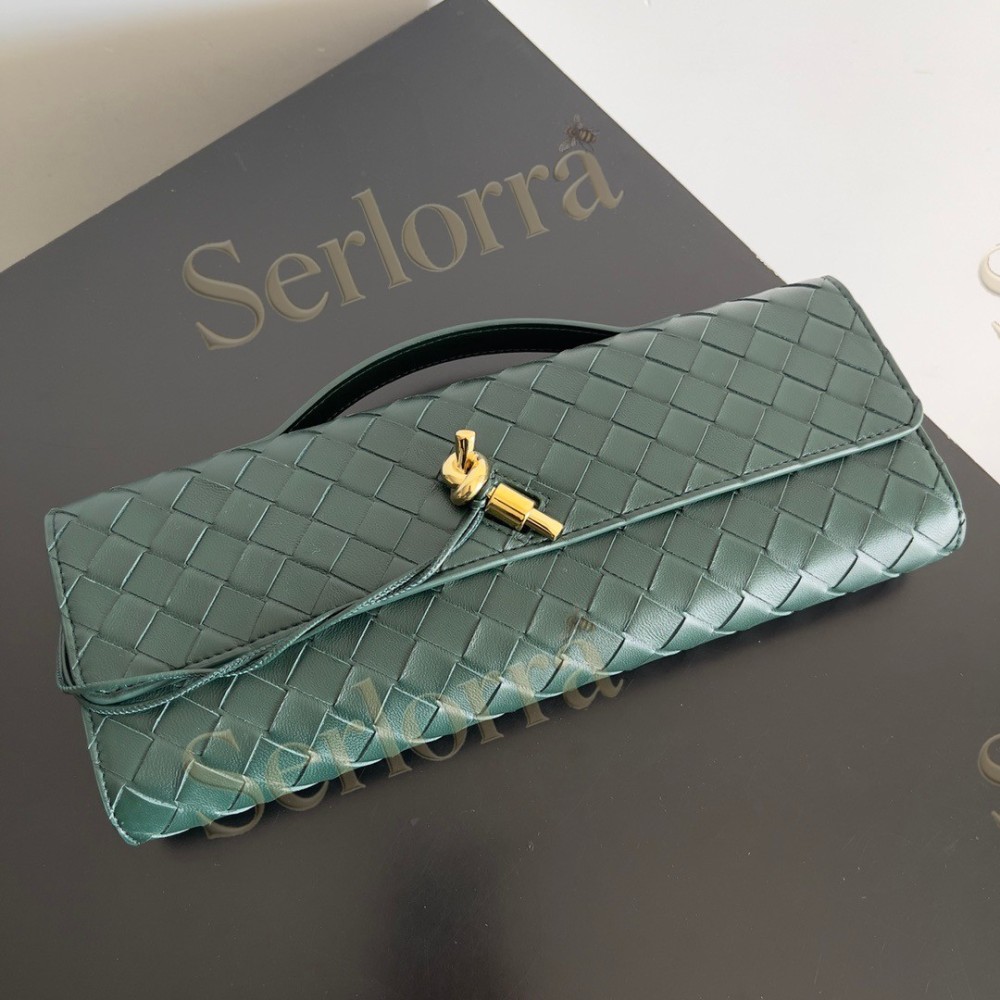 BOTTEGA VENETA ANDIAMO CLUTCH