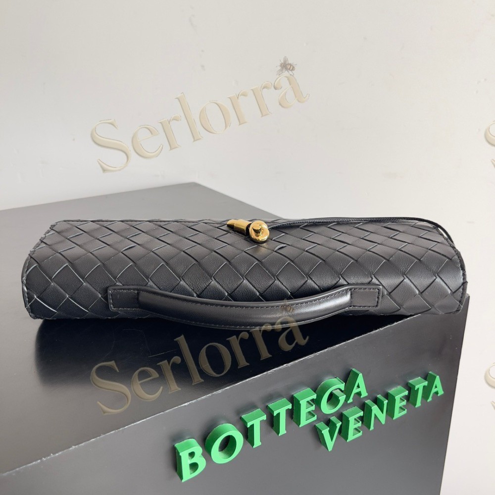 BOTTEGA VENETA ANDIAMO CLUTCH