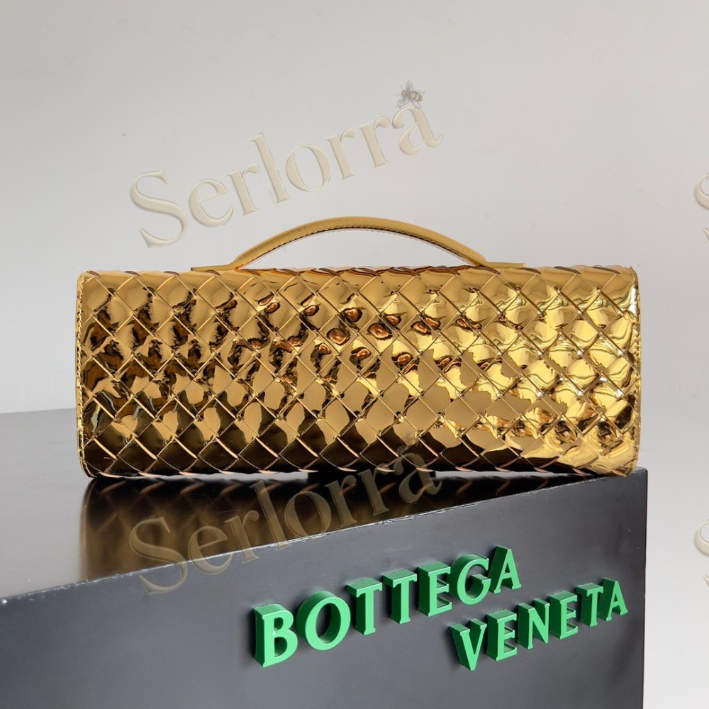 BOTTEGA VENETA ANDIAMO CLUTCH
