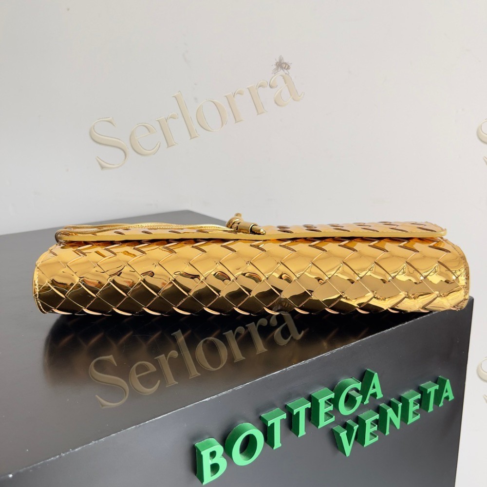BOTTEGA VENETA ANDIAMO CLUTCH