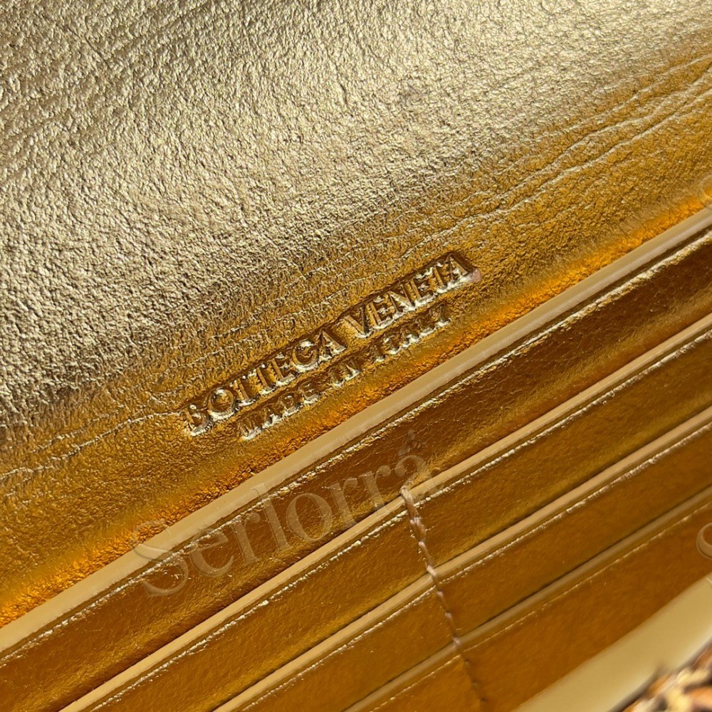 BOTTEGA VENETA ANDIAMO CLUTCH