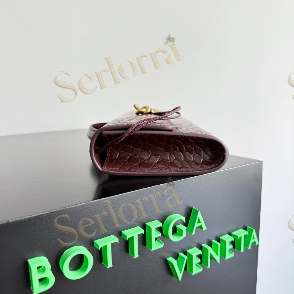 BOTTEGA VENETA ANDIAMO CLUTCH