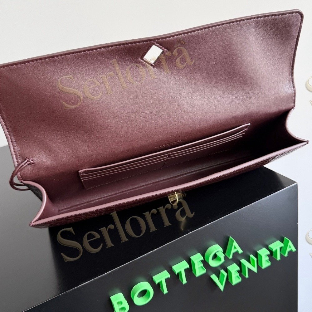 BOTTEGA VENETA ANDIAMO CLUTCH