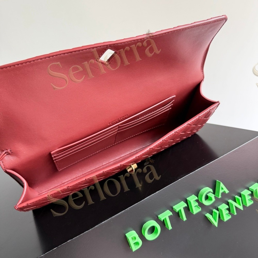 BOTTEGA VENETA ANDIAMO CLUTCH