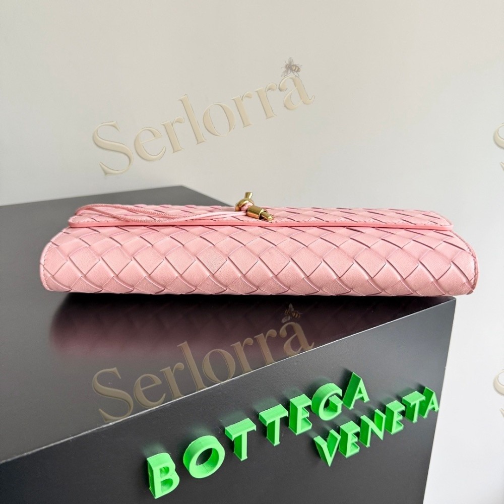 BOTTEGA VENETA ANDIAMO CLUTCH