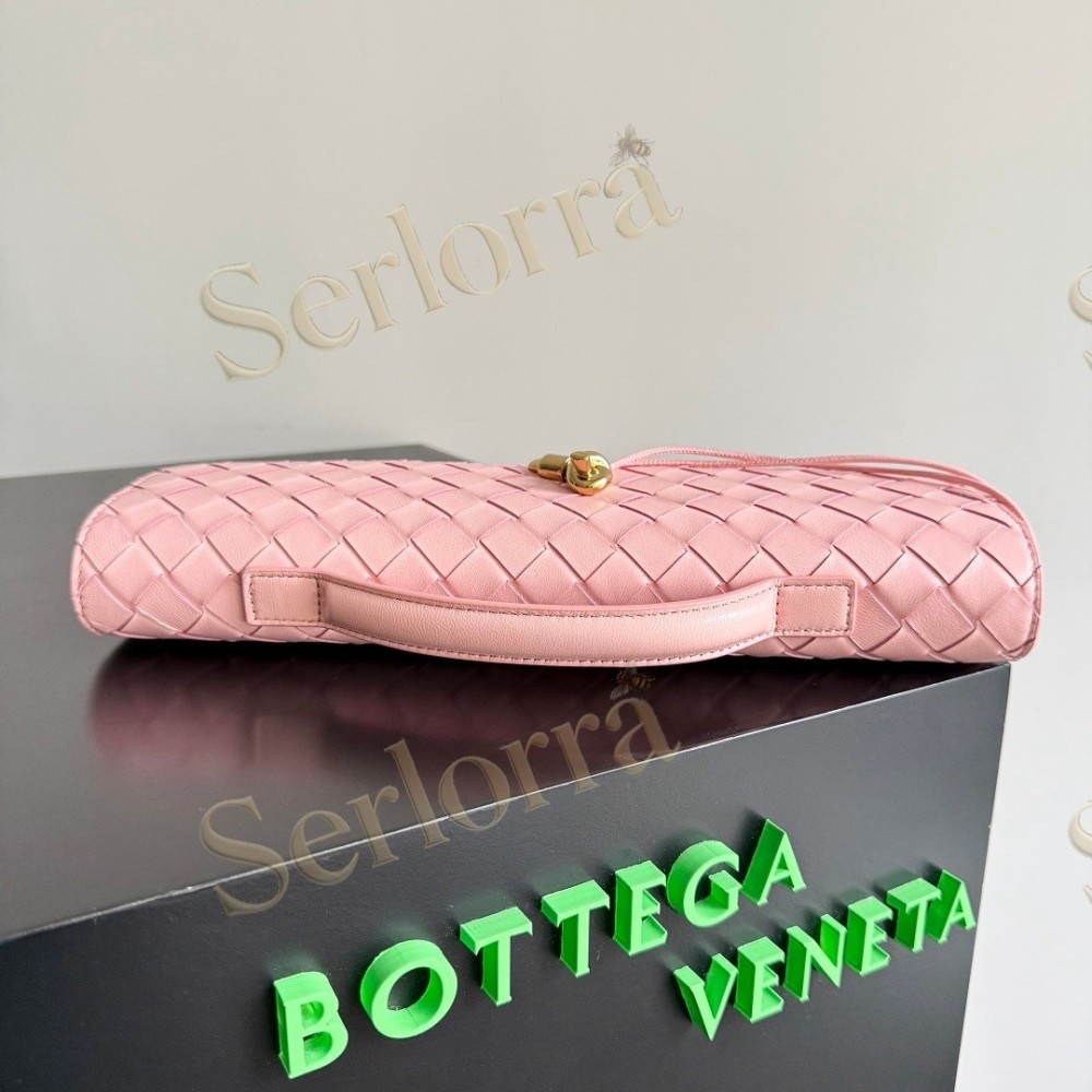 BOTTEGA VENETA ANDIAMO CLUTCH