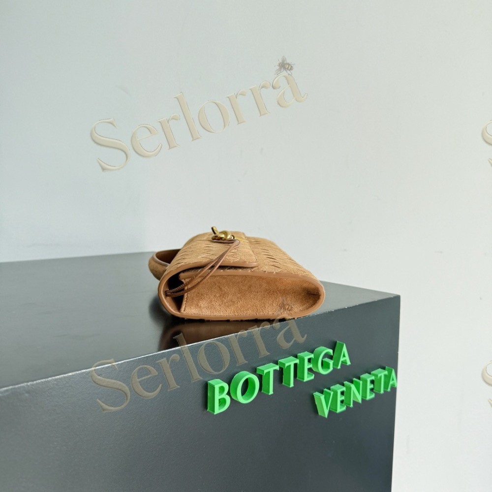 BOTTEGA VENETA ANDIAMO CLUTCH