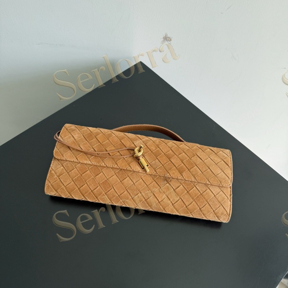 BOTTEGA VENETA ANDIAMO CLUTCH