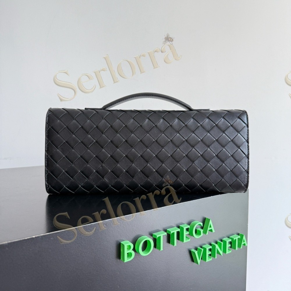 BOTTEGA VENETA ANDIAMO CLUTCH
