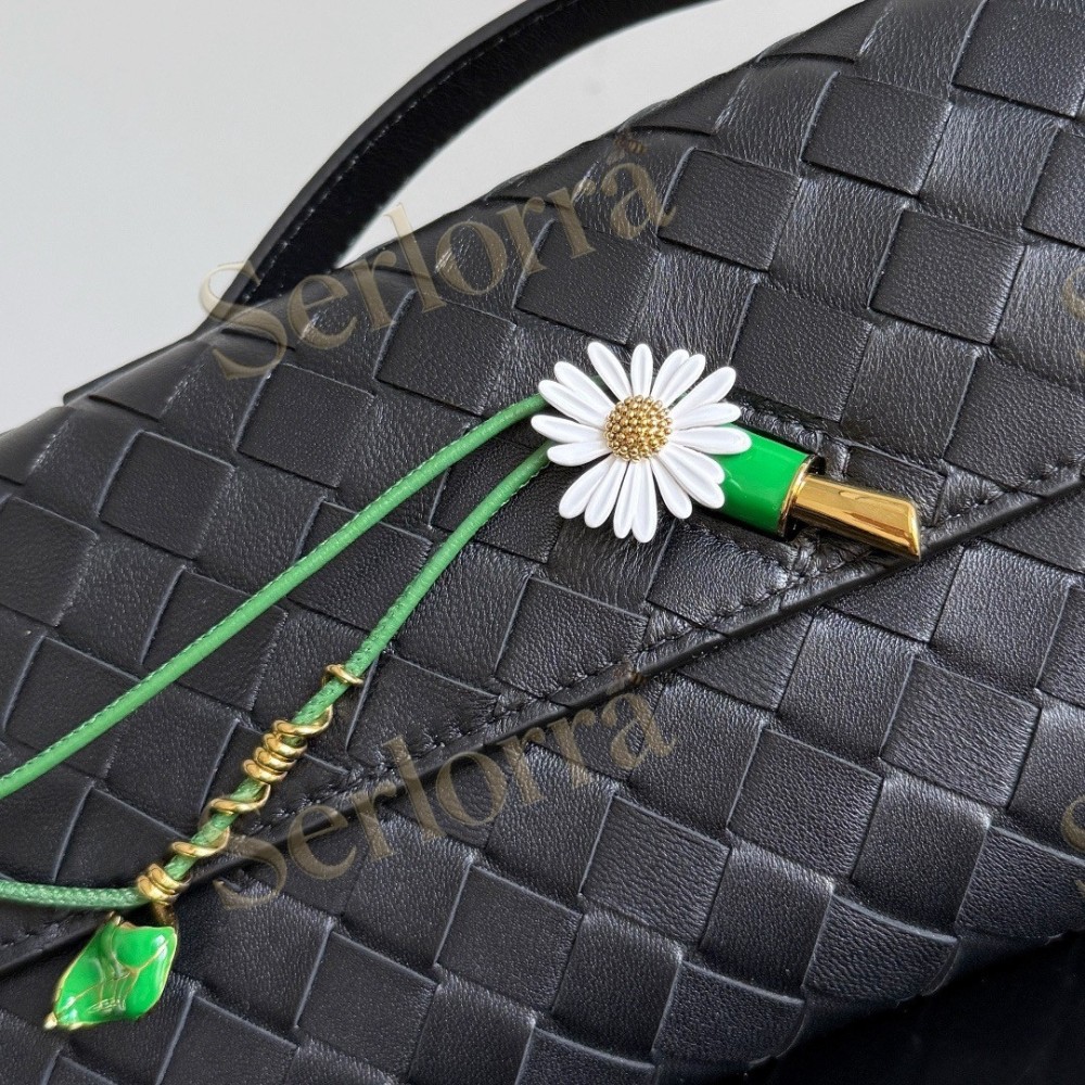 BOTTEGA VENETA ANDIAMO CLUTCH
