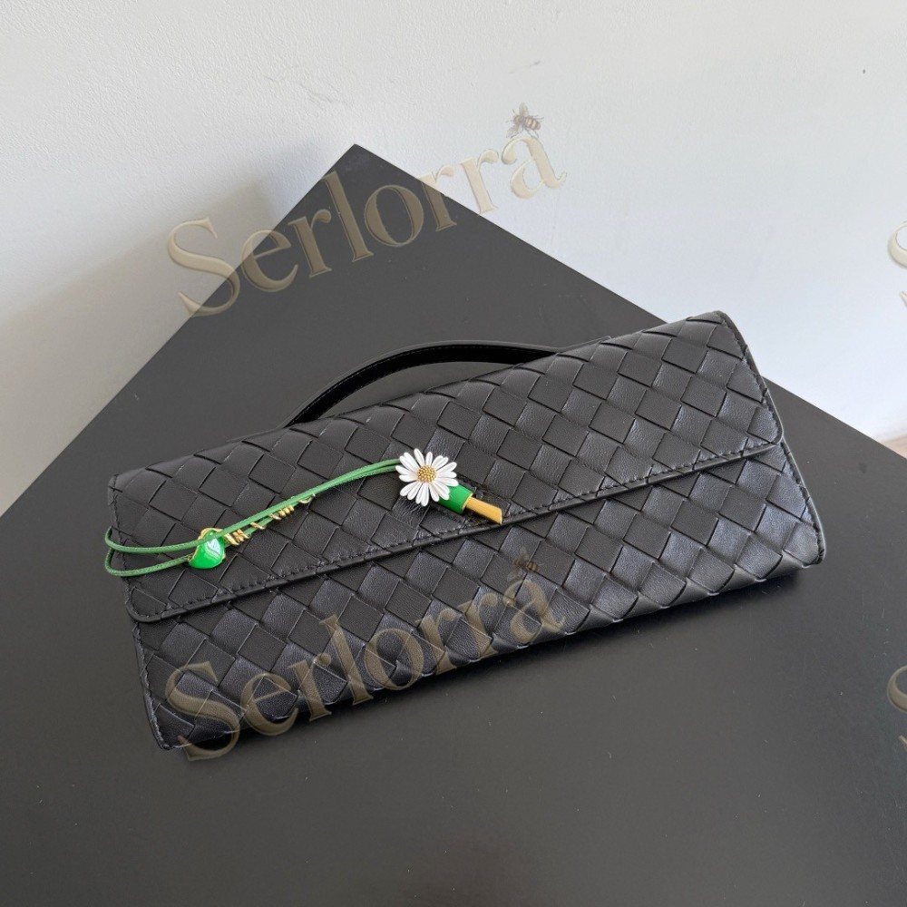 BOTTEGA VENETA ANDIAMO CLUTCH