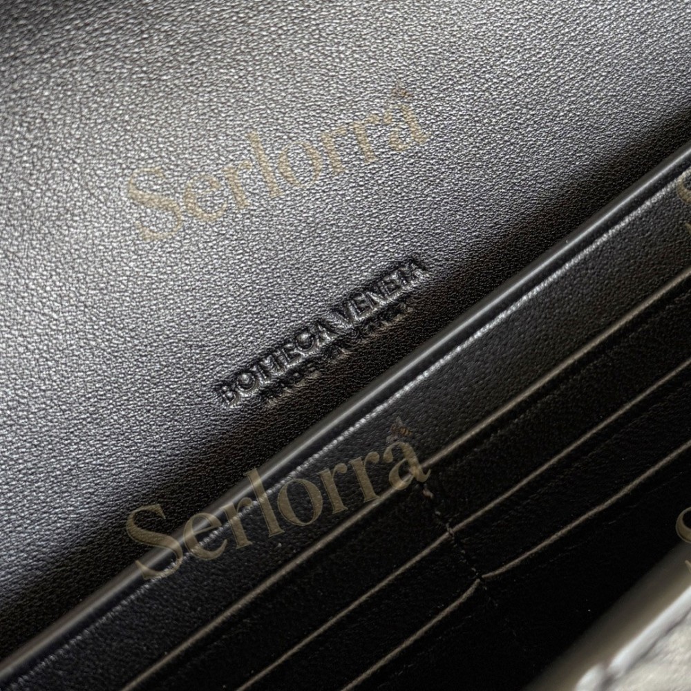 BOTTEGA VENETA ANDIAMO CLUTCH