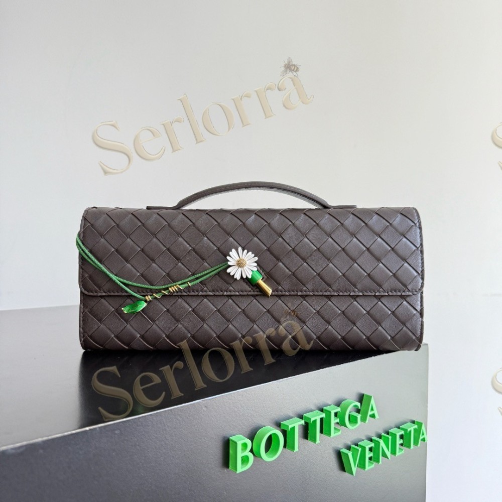 BOTTEGA VENETA ANDIAMO CLUTCH