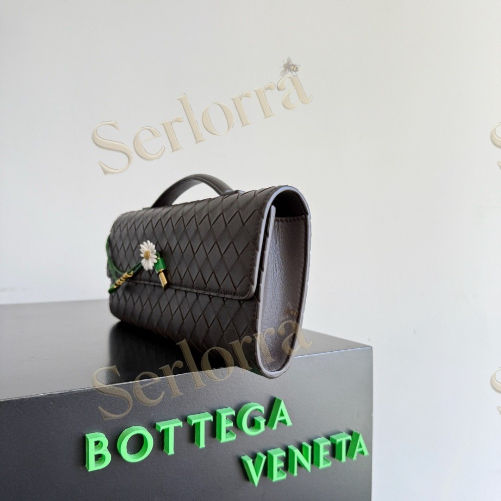 BOTTEGA VENETA ANDIAMO CLUTCH