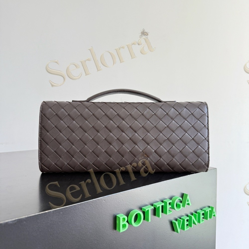 BOTTEGA VENETA ANDIAMO CLUTCH