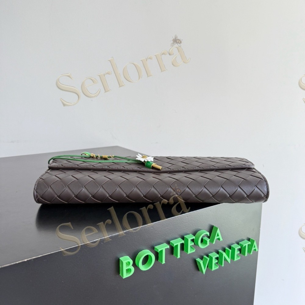 BOTTEGA VENETA ANDIAMO CLUTCH