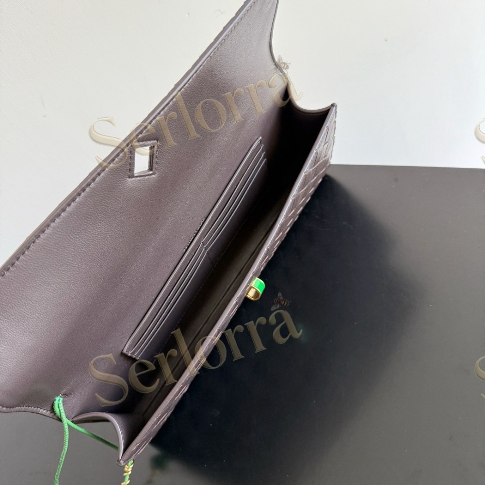 BOTTEGA VENETA ANDIAMO CLUTCH