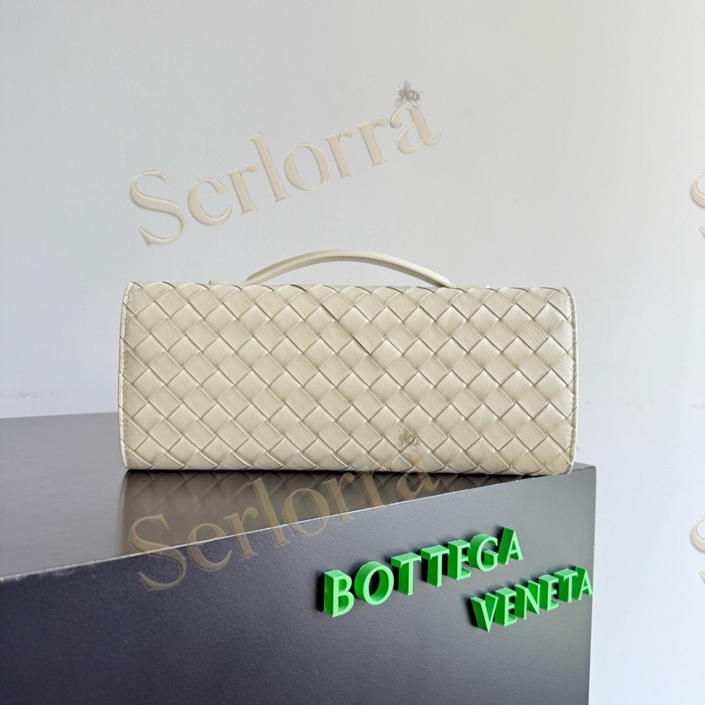 BOTTEGA VENETA ANDIAMO CLUTCH