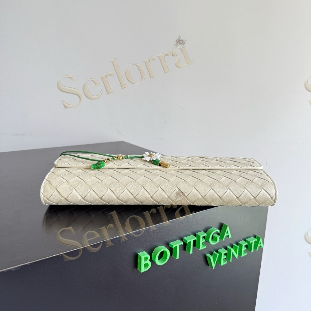 BOTTEGA VENETA ANDIAMO CLUTCH