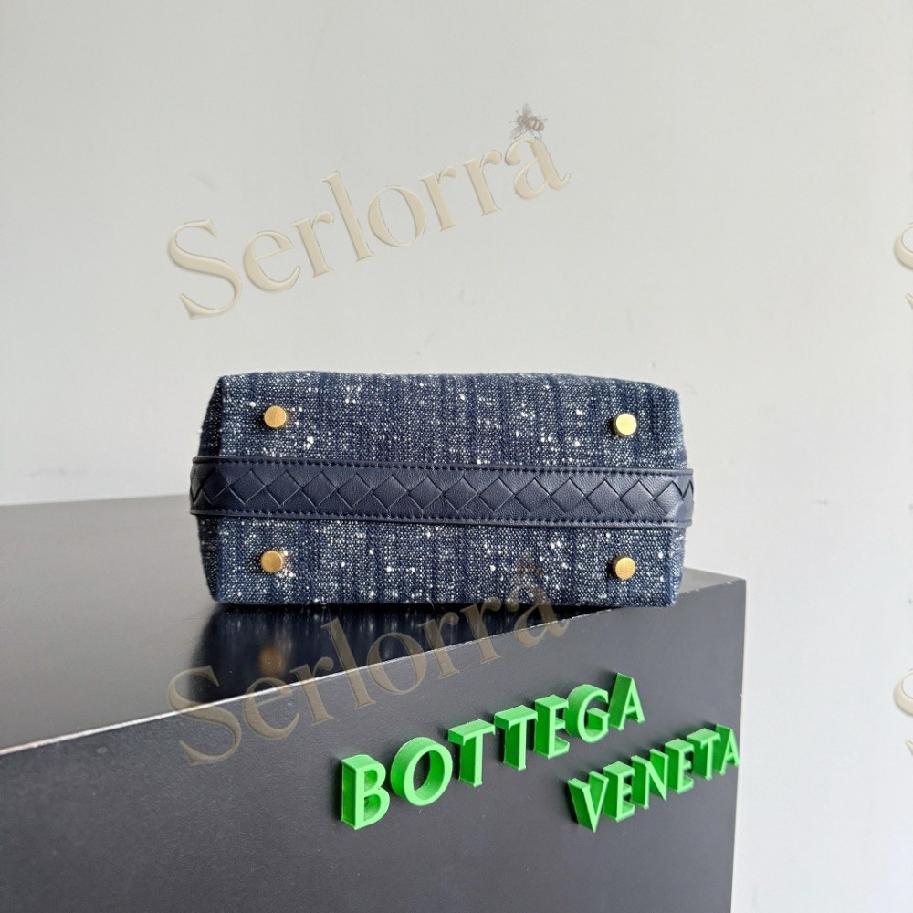 BOTTEGA VENETA WALLACE