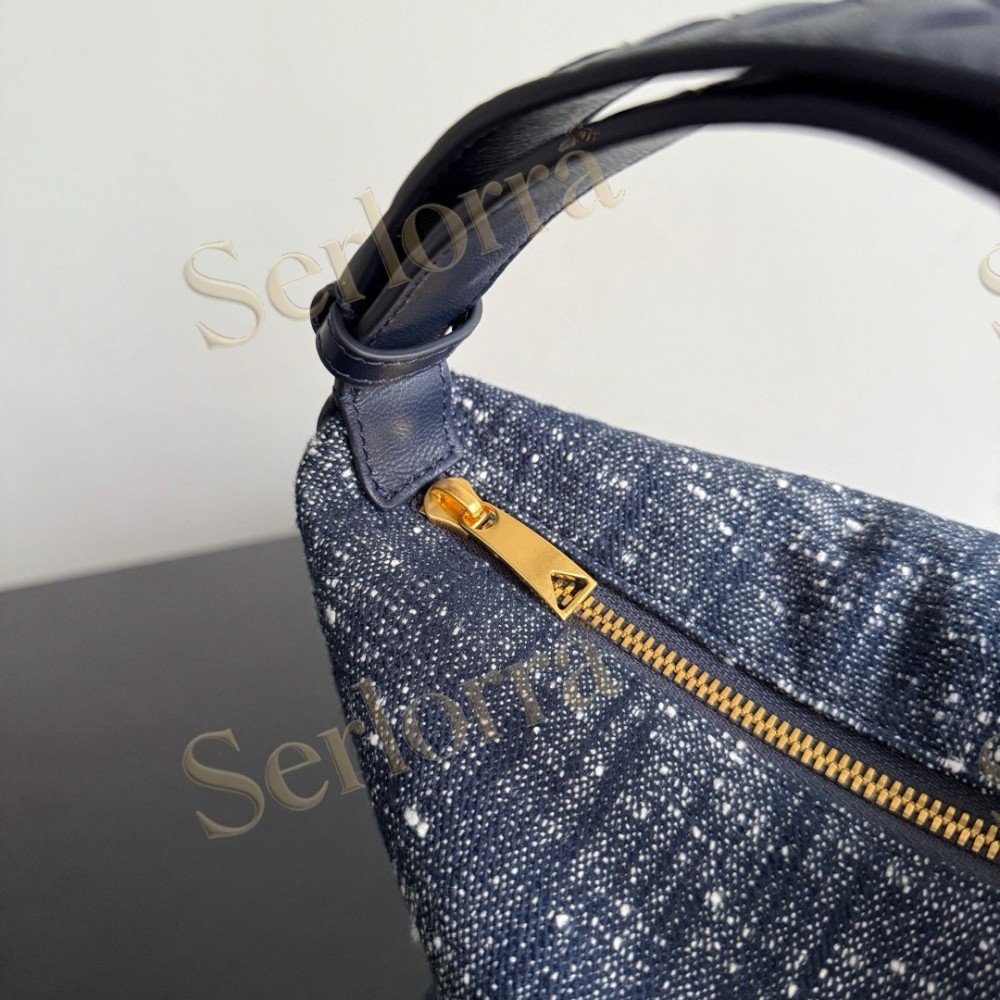BOTTEGA VENETA WALLACE