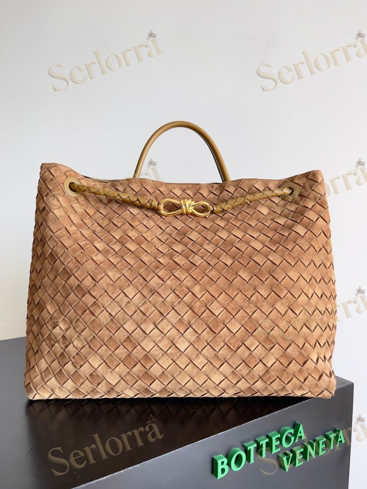 BOTTEGA VENETA ANDIAMO LARGE INTRECCIATO LEATHER TOTE