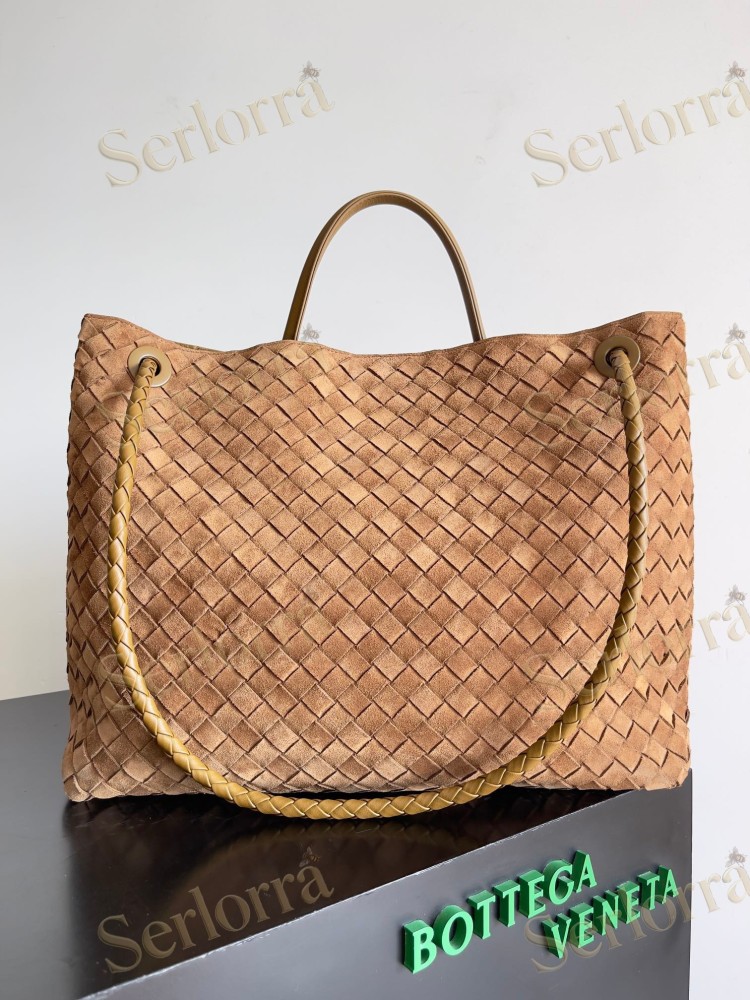 BOTTEGA VENETA ANDIAMO LARGE INTRECCIATO LEATHER TOTE