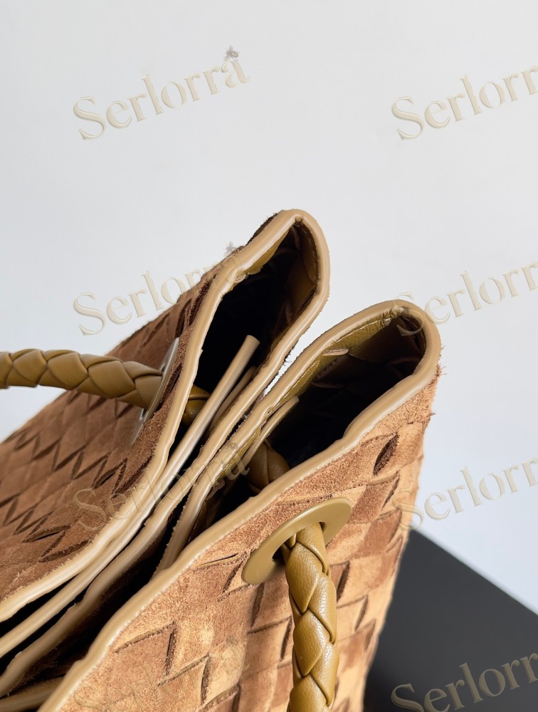 BOTTEGA VENETA ANDIAMO LARGE INTRECCIATO LEATHER TOTE