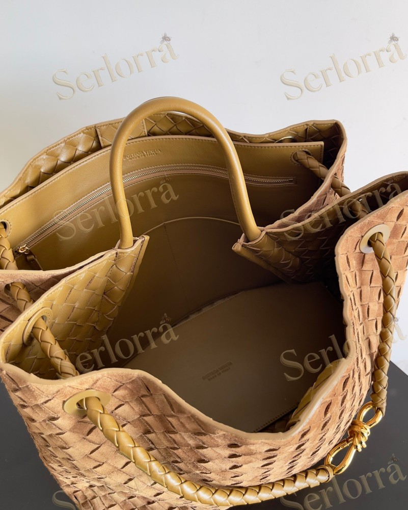 BOTTEGA VENETA ANDIAMO LARGE INTRECCIATO LEATHER TOTE