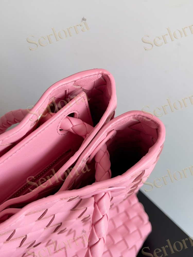 BOTTEGA VENETA ANDIAMO LARGE INTRECCIATO LEATHER TOTE