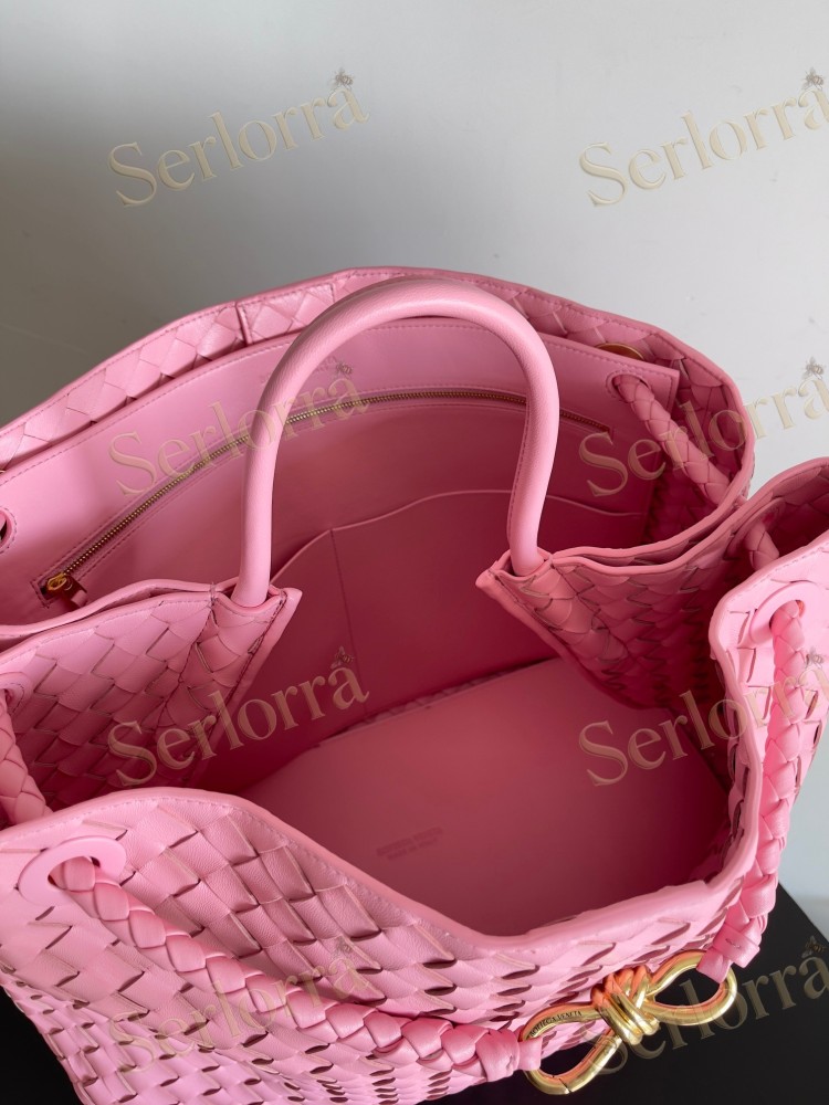 BOTTEGA VENETA ANDIAMO LARGE INTRECCIATO LEATHER TOTE