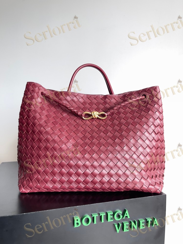 BOTTEGA VENETA ANDIAMO LARGE INTRECCIATO LEATHER TOTE