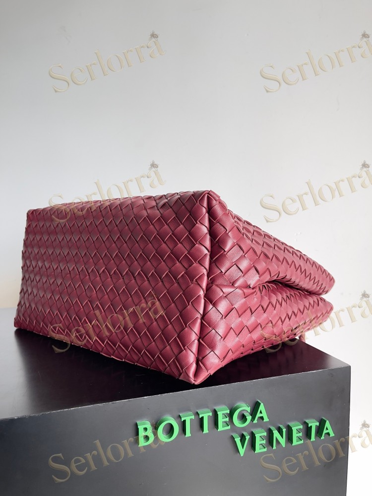 BOTTEGA VENETA ANDIAMO LARGE INTRECCIATO LEATHER TOTE