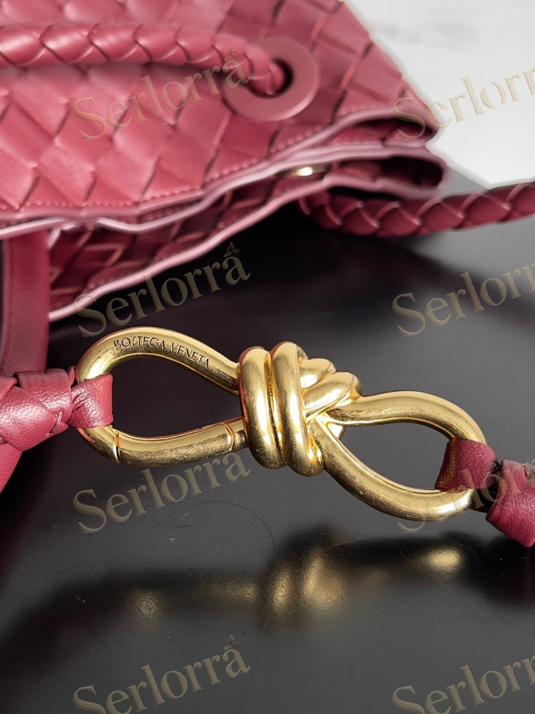 BOTTEGA VENETA ANDIAMO LARGE INTRECCIATO LEATHER TOTE
