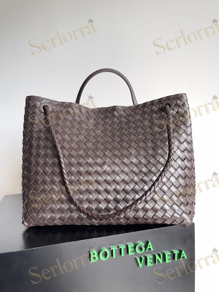 BOTTEGA VENETA ANDIAMO LARGE INTRECCIATO LEATHER TOTE