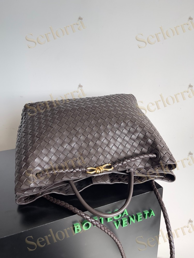 BOTTEGA VENETA ANDIAMO LARGE INTRECCIATO LEATHER TOTE