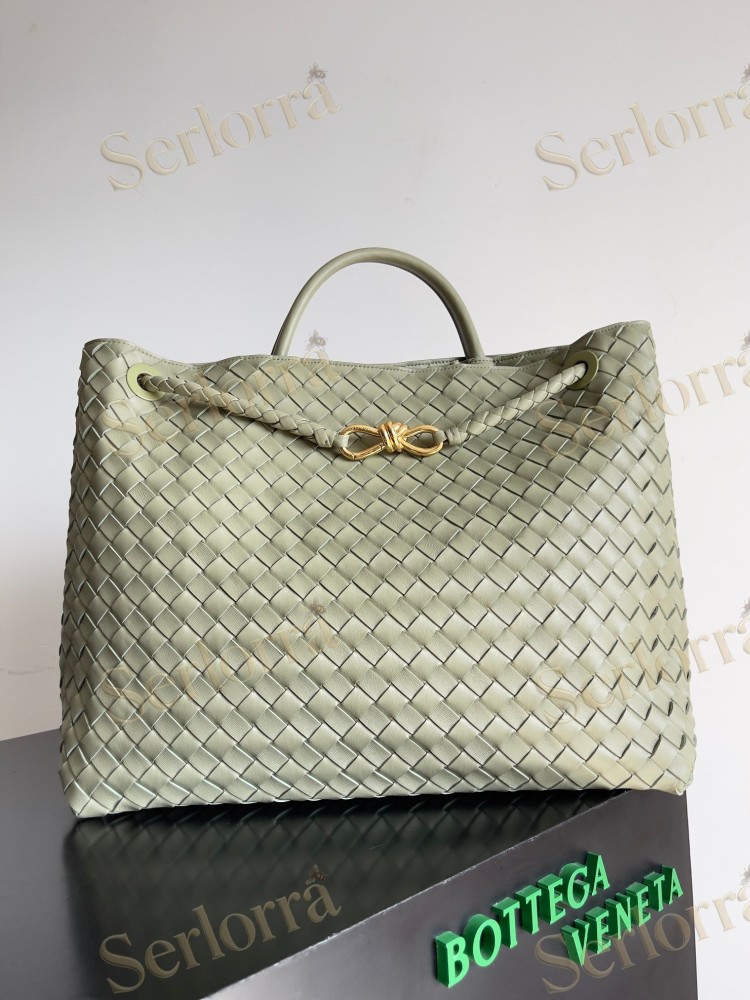 BOTTEGA VENETA ANDIAMO LARGE INTRECCIATO LEATHER TOTE