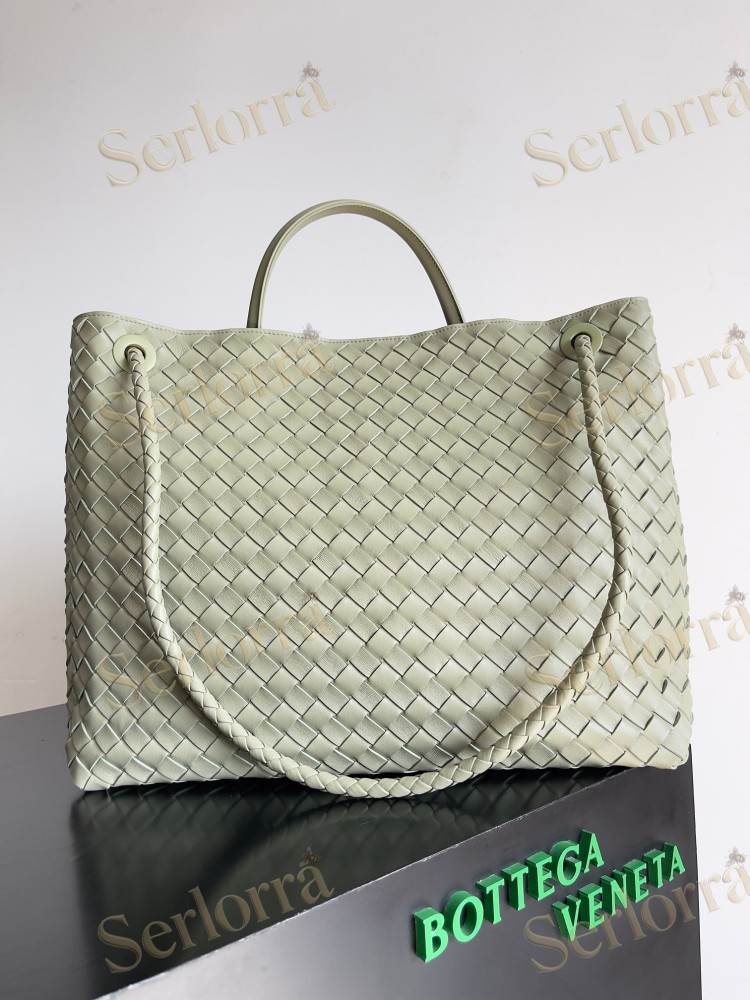 BOTTEGA VENETA ANDIAMO LARGE INTRECCIATO LEATHER TOTE