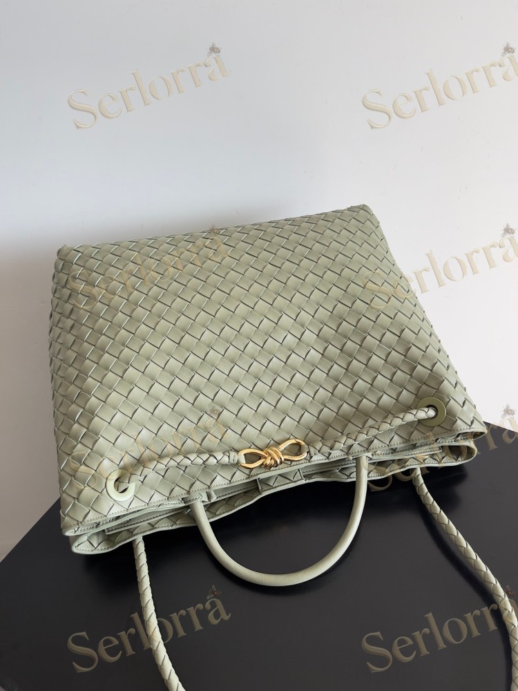 BOTTEGA VENETA ANDIAMO LARGE INTRECCIATO LEATHER TOTE