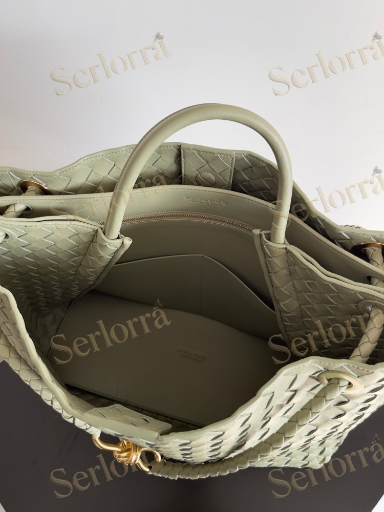 BOTTEGA VENETA ANDIAMO LARGE INTRECCIATO LEATHER TOTE