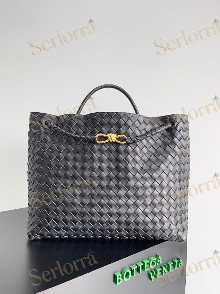 BOTTEGA VENETA ANDIAMO LARGE INTRECCIATO LEATHER TOTE