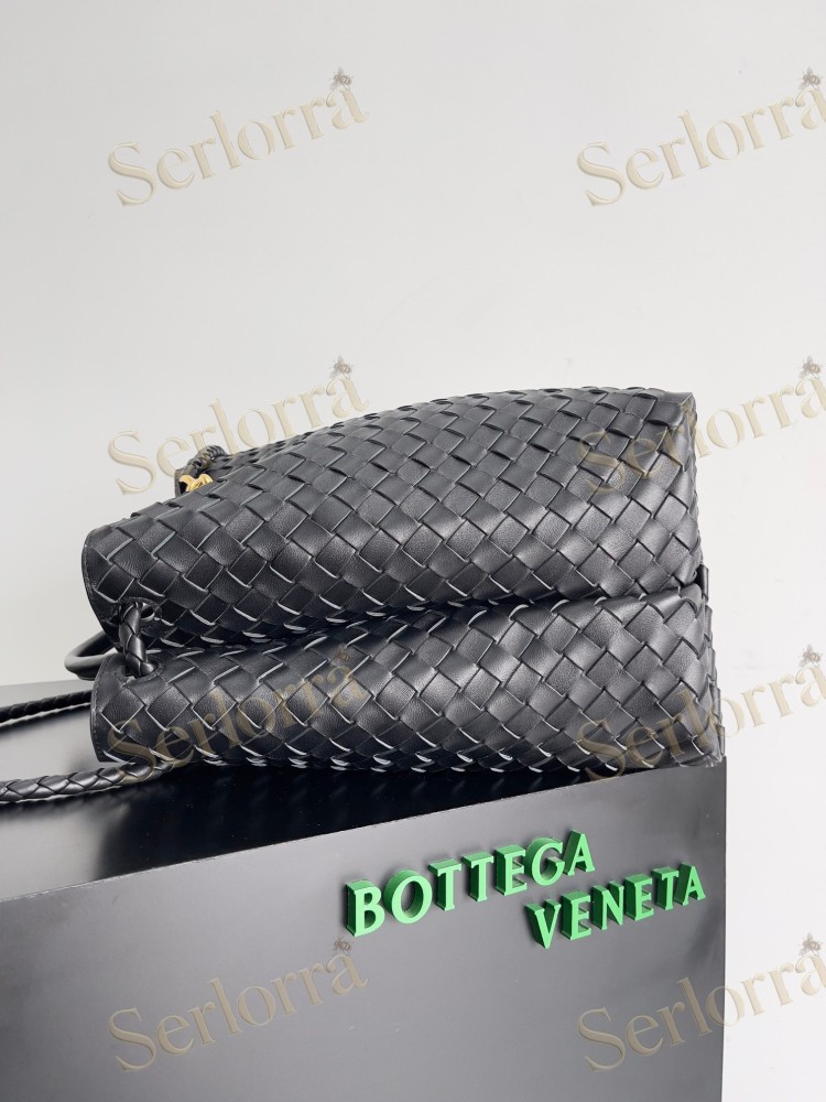 BOTTEGA VENETA ANDIAMO LARGE INTRECCIATO LEATHER TOTE