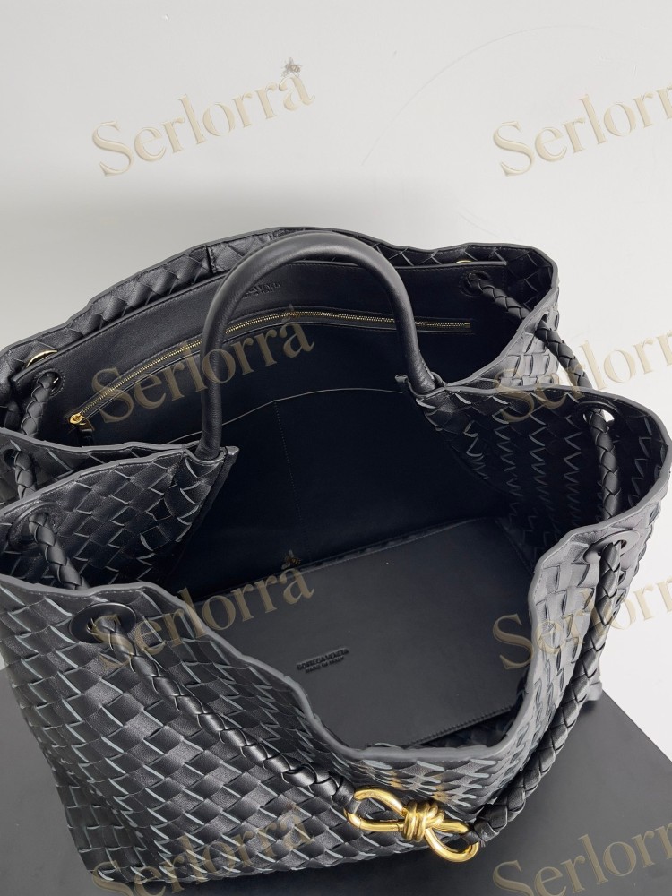 BOTTEGA VENETA ANDIAMO LARGE INTRECCIATO LEATHER TOTE