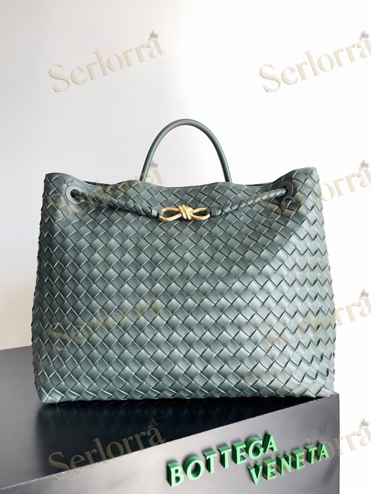 BOTTEGA VENETA ANDIAMO LARGE INTRECCIATO LEATHER TOTE