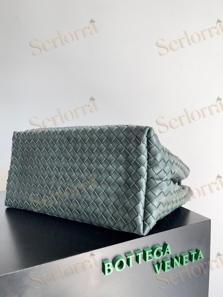 BOTTEGA VENETA ANDIAMO LARGE INTRECCIATO LEATHER TOTE