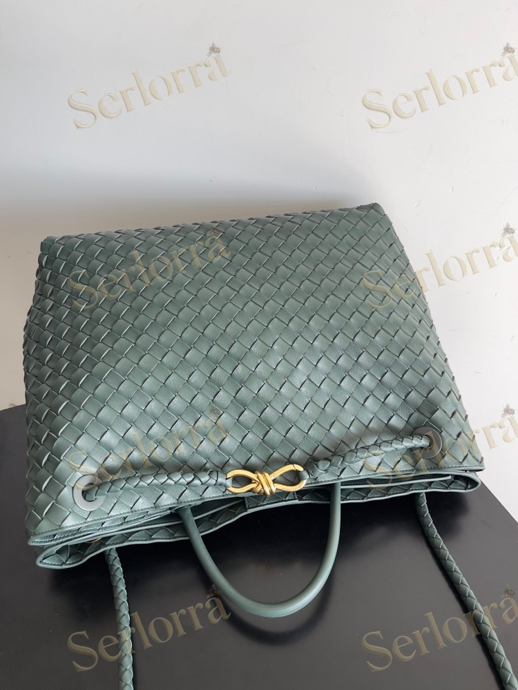 BOTTEGA VENETA ANDIAMO LARGE INTRECCIATO LEATHER TOTE
