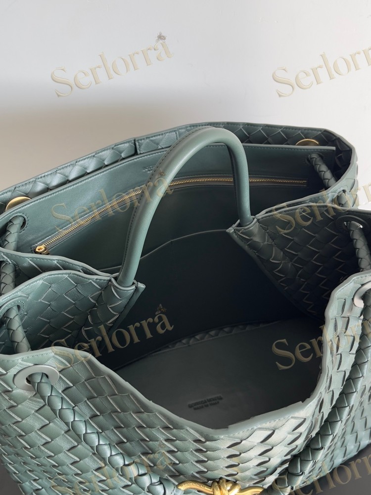 BOTTEGA VENETA ANDIAMO LARGE INTRECCIATO LEATHER TOTE