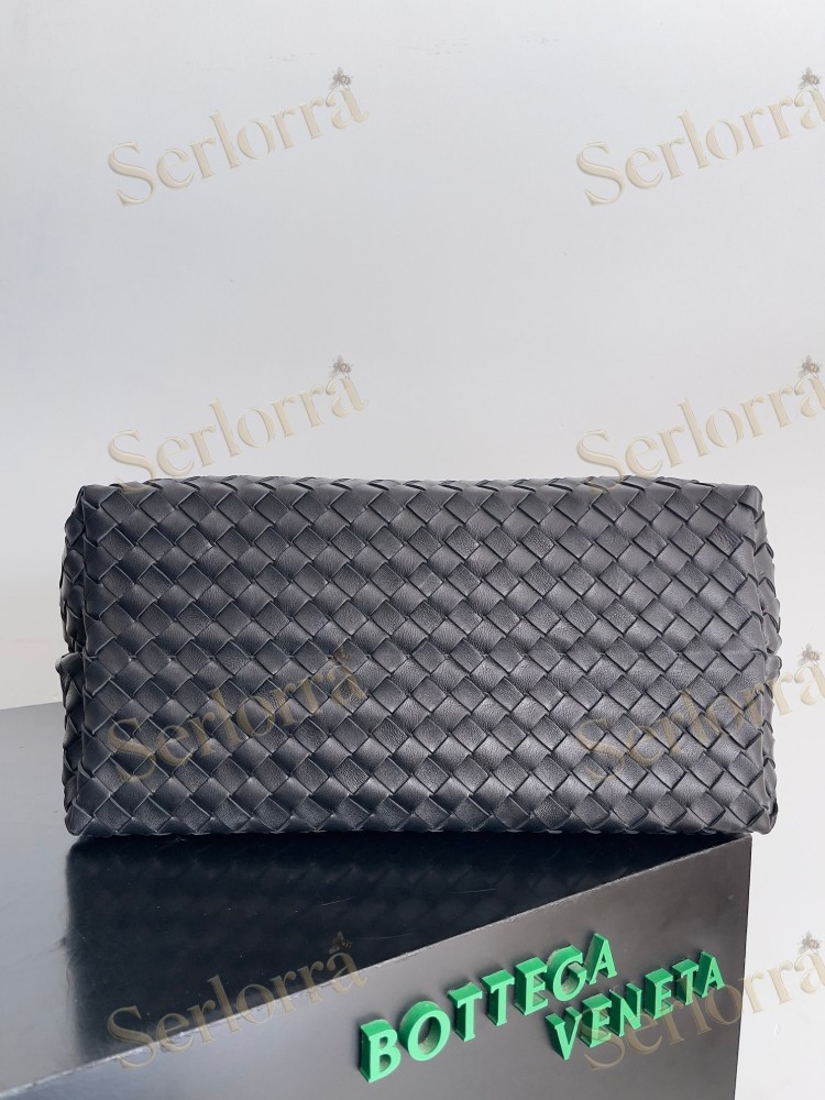 BOTTEGA VENETA ANDIAMO LARGE INTRECCIATO LEATHER TOTE