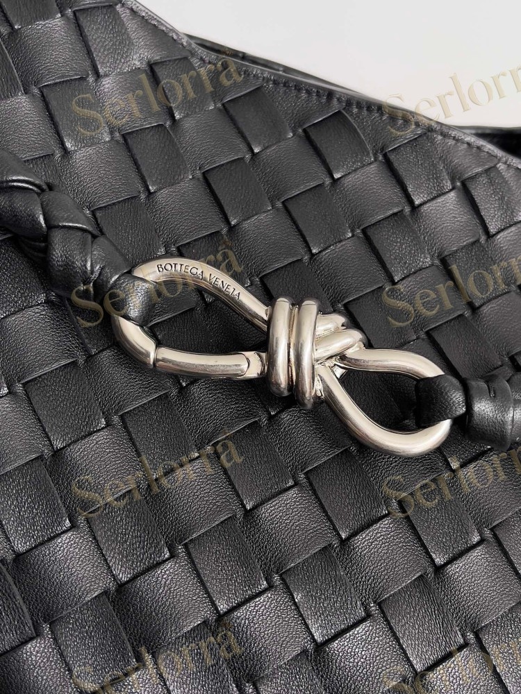 BOTTEGA VENETA ANDIAMO LARGE INTRECCIATO LEATHER TOTE